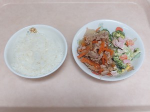 ご飯・豚肉の生姜焼き･ブロッコリーサラダ