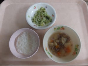 離乳食 おかゆ 野菜スープ キャベツのサラダ