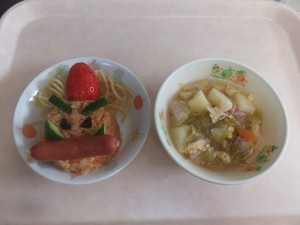 幼児食 赤鬼ランチ レタススープ