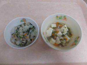 離乳食 五目がゆ 若布スープ