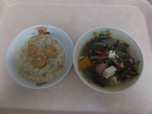 幼児食 えびピラフ 夏野菜スープ
