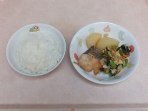 幼児食 ご飯 魚と野菜の味噌煮 千草和え