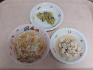 離乳食 野菜うどん 豆腐のそぼろ煮 煮キウイ