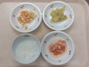 離乳食 おかゆ 人参と豆腐の炊き合わせ 鯛のトマト煮 煮バナナ