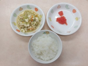 離乳食5 軟飯 野菜と豆腐のそぼろ煮 トマト