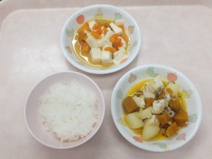 離乳食1 軟飯 魚のスープ煮 豆腐と人参の炊き合せ