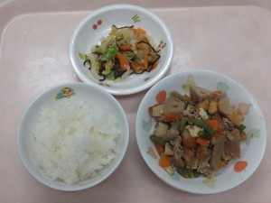 幼児食 ご飯 豚肉と野菜の味噌炒め煮 白菜の塩昆布