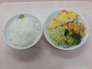 幼児食 ご飯 魚のピカタ パンプキンサラダ ボイル野菜