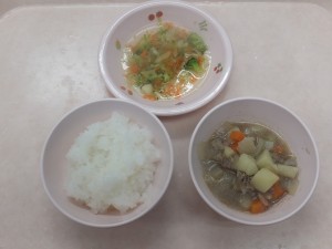 離乳食 軟飯 野菜スープ キャベツとブロッコリーのサラダ