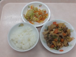 幼児食 ご飯 豚肉と野菜の味噌炒め 白菜のおかか和え
