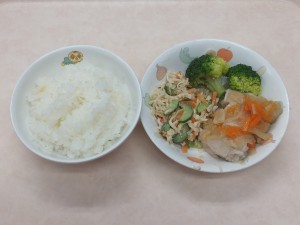 幼児食 ご飯 鶏南蛮 切干大根のサラダ ブロッコリー