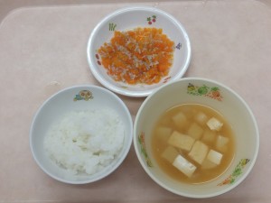 離乳食 なんはん・5倍がゆ みそ汁 人参とちりめんのうま煮