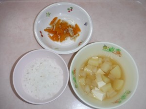 離乳食2 5倍がゆ 野菜スープ 人参とそぼろ煮