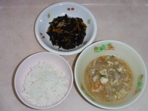 幼児食2 ご飯 味噌けんちん汁 ひじきと人参の煮物