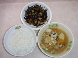 幼児食 ご飯 味噌けんちん汁 大豆の磯煮