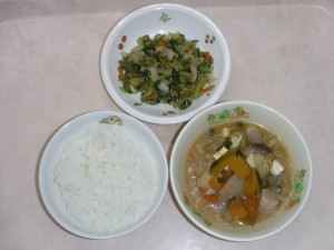 幼児食 ご飯 夏野菜の味噌汁 さやいんげんのごま和え