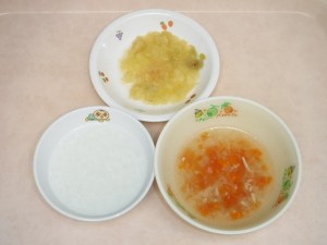 離乳食2 10倍がゆ 野菜スープ さつま芋のマッシュ