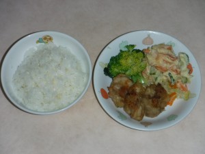 幼児食 ご飯 からあげ ポテトサラダ ボイルキャベツ ボイルキャベツ