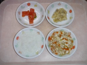 離乳食 3倍がゆ／なんはん 野菜のそぼろあんかけ トマト 煮ばなな