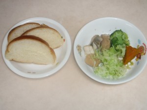 離乳食1 パン 煮魚 ボイルキャベツ ブロッコリー かぼちゃ