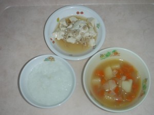 離乳食 3倍がゆ じゃが芋のみそ汁 豆腐のそぼろ煮