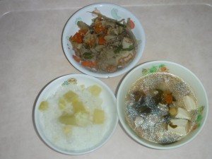 幼児食 さつま芋ご飯 どさんこ汁 五目きんぴら