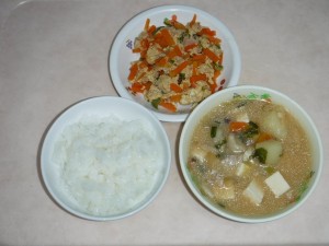 幼児食 ご飯 豆乳みそ汁 人参しりしり