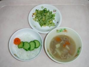 離乳食 はらぺこあおむしさんご飯 野菜スープ ドレッシング和え