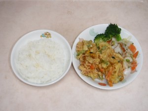 幼児食 ご飯 野菜のかき揚げ 甘酢和え ブロッコリー