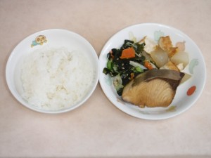 幼児食（魚と野菜の煮物・鳴門サラダ）