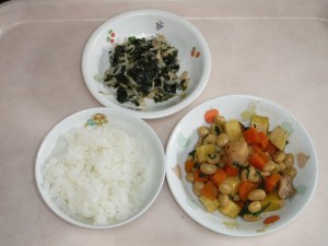 幼児食 ご飯 鶏肉の大豆五目煮 もやしと若布のさっぱり和え