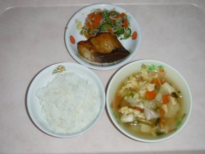 幼児食 ご飯 親子汁 魚の照り煮 きゅうりもみ