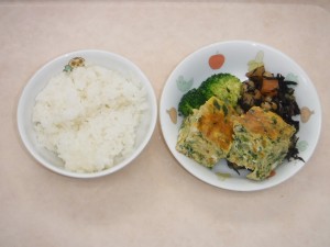 幼児食 ご飯 千草焼き ひじきの炒め煮 ブロッコリー