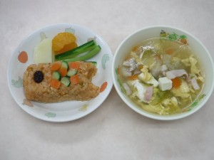 幼児食 こいのぼりランチ レタススープ