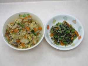 幼児食 他人丼 小松菜としらすの和え物
