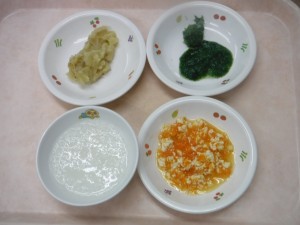 離乳食1 7倍がゆ 人参と豆腐のマッシュ 玉葱とほうれん草のマッシュ 煮バナナ