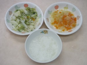 離乳食1 ７倍がゆ 人参とキャベツと玉葱のマッシュ ブロッコリーとじゃが芋のそぼろ煮