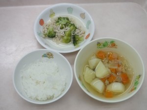 離乳食2 ご飯 野菜スープ ブロッコリーのそぼろ煮