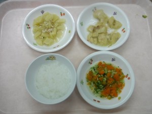 離乳食1 ７倍がゆ じゃが芋のそぼろ煮 ブロッコリーと人参の炊き合わせ 煮バナナ 