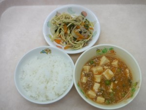 幼児食 ご飯 マーボー豆腐 ツナとわかめのスパゲティ
