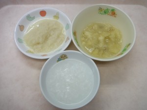 離乳食1 ７倍がゆ じゃが芋とそぼろとキャベツのマッシュ 煮バナナ