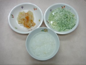 離乳食 ７倍がゆ じゃが芋と人参とそぼろのマッシュ ほうれん草と豆腐のマッシュ