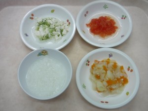 離乳食1 ７倍がゆ 豆腐とブロッコリーのくたくた煮 野菜のそぼろ煮 トマト