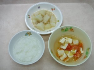 離乳食2 ５倍がゆ じゃが芋のそぼろ煮 豆腐のスープ