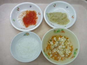 離乳食1 ７倍がゆ 五目スープ 煮バナナ トマト 