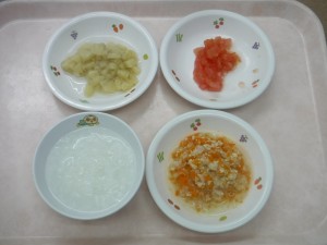 離乳食 ７倍がゆ 野菜のそぼろ煮 トマト 煮バナナ