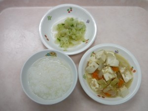 離乳食 5倍がゆ 野菜のそぼろ煮 キャベツときゅうりのおひたし