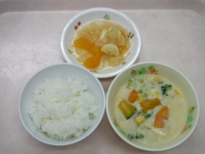 幼児食 ご飯 シチュー フルーツポンチ