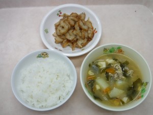 幼児食 ご飯 どさんこ汁 竹輪の照り煮