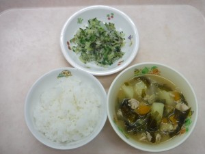 幼児食 ご飯 五目味噌汁 ゆかり和え
